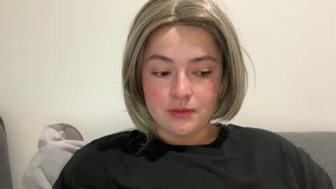 emily_morning_dew online show from 05-22-26, 02:51