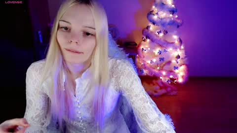 Lia online show from 12-24-24, 09:22
