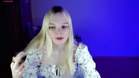 Lia online show from 01-17-25, 10:12