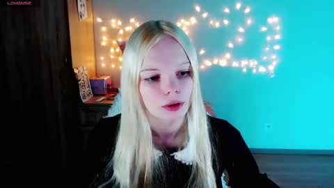 Lia online show from 02-27-25, 09:47