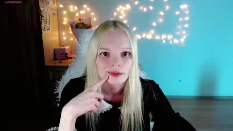 Lia online show from 03-03-25, 06:44