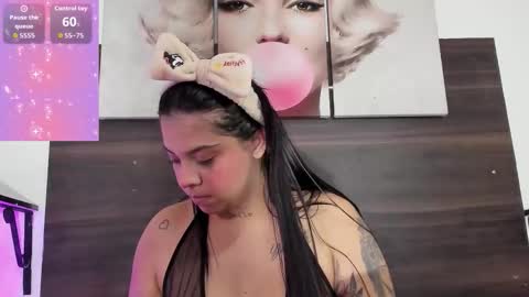 Snapshot of emily_rivera78 chatting on 10-14-25, 03:51 Emily online show from 10-14-25, 03:51