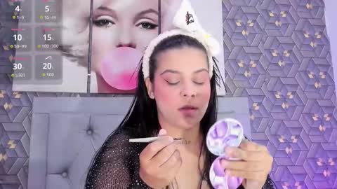 Snapshot of emily_rivera78 chatting on 11-20-25, 03:18 Emily online show from 11-20-25, 03:18