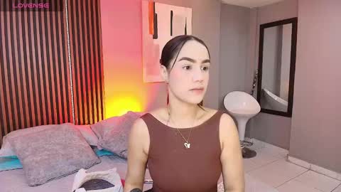 Snapshot of emily_roberts1 chatting on 10-01-25, 01:06 Emily online show from 10-01-25, 01:06