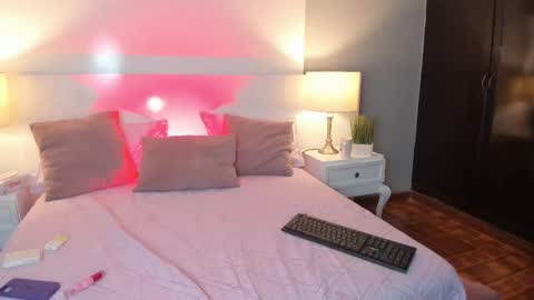 Snapshot of emily_roberts1 chatting on 11-16-25, 04:51 Emily online show from 11-16-25, 04:51