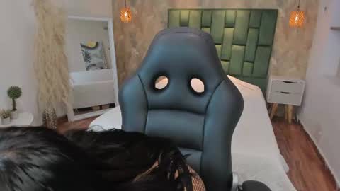 Snapshot of emily_rosee__ chatting on 06-11-26, 12:32 Emily online show from 06-11-26, 12:32