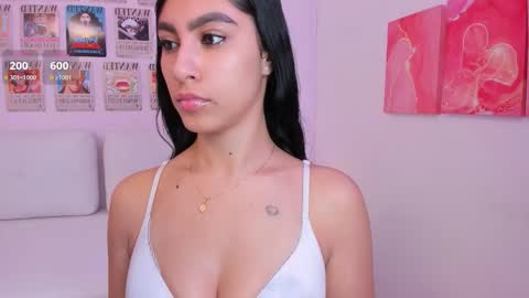 Snapshot of emily_roux chatting on 11-02-25, 02:41 EMILY online show from 11-02-25, 02:41