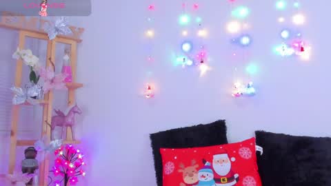 Snapshot of emily_sanderss1 chatting on 12-07-24, 01:18 Emily online show from 12-07-24, 01:18