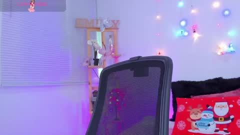 Snapshot of emily_sanderss1 chatting on 01-05-25, 06:56 Emily online show from 01-05-25, 06:56