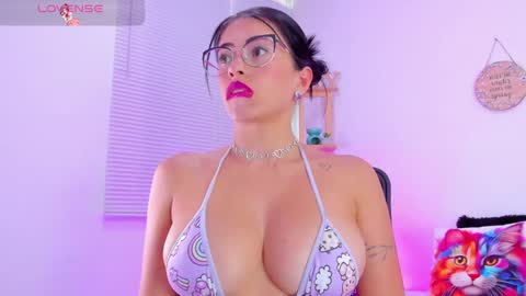 Snapshot of emily_sanderss1 chatting on 02-07-25, 09:15 Emily online show from 02-07-25, 09:15