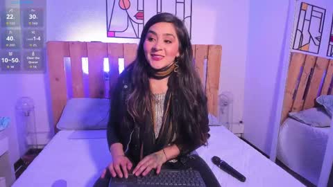 Snapshot of emily_sartre chatting on 05-04-26, 08:16 Emilly online show from 05-04-26, 08:16