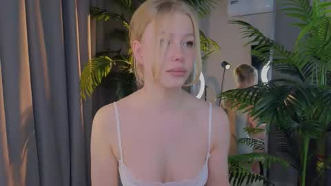 emily shepard online show from 03-24-26, 03:33