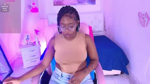 Snapshot of emily_smith21 chatting on 05-01-26, 12:32 emily online show from 05-01-26, 12:32