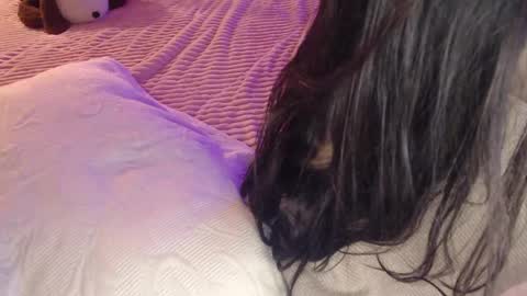 Snapshot of emily_swan_04 chatting on 01-25-25, 01:43 Emily  Swan online show from 01-25-25, 01:43