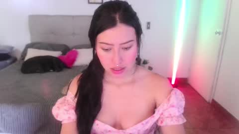 Snapshot of emily_swan_04 chatting on 03-10-25, 05:29 Emily  Swan online show from 03-10-25, 05:29