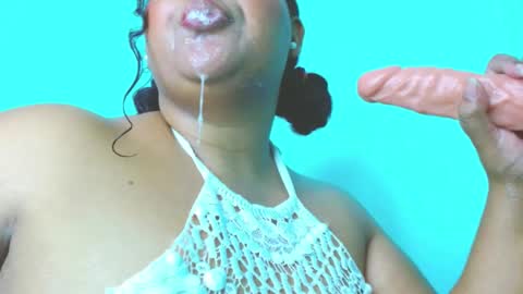 Snapshot of emily_sweet_23 chatting on 02-12-25, 08:50 Liss online show from 02-12-25, 08:50
