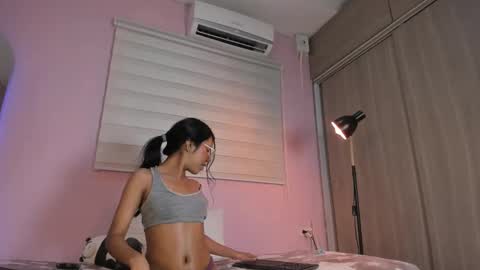 Emily online show from 03-12-25, 06:33