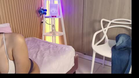 Emily online show from 03-06-26, 01:18