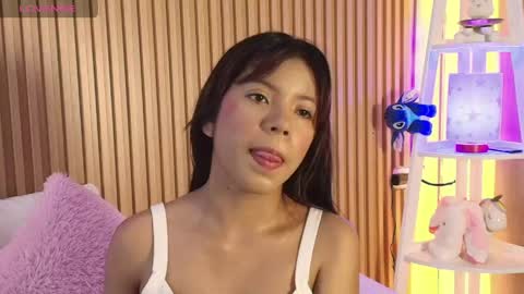 Snapshot of emily_sweett12 chatting on 05-07-26, 11:59 Emily online show from 05-07-26, 11:59