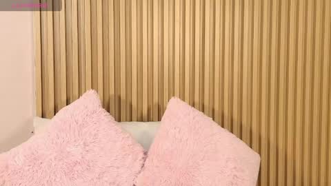 Snapshot of emily_sweett12 chatting on 06-08-26, 12:05 Emily online show from 06-08-26, 12:05