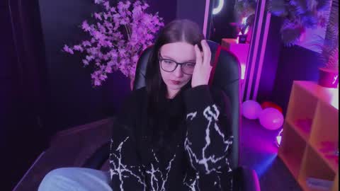 Emily online show from 03-12-26, 05:57