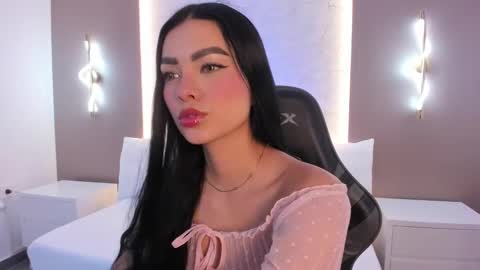 emily_tolson online show from 12-18-25, 07:20