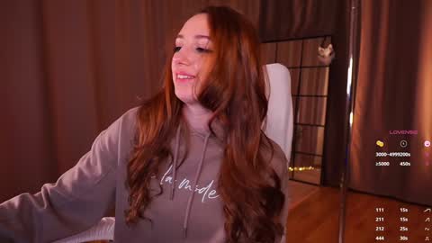 Snapshot of emily_w0w_ chatting on 01-07-25, 08:13 Lia online show from 01-07-25, 08:13