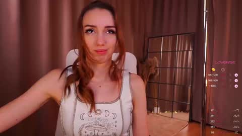 Snapshot of emily_w0w_ chatting on 02-19-25, 06:00 Lia online show from 02-19-25, 06:00