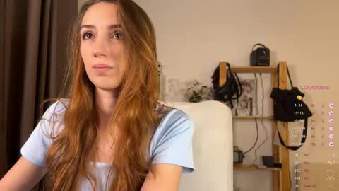 Snapshot of emily_w0w_ chatting on 09-19-25, 04:40 Lia online show from 09-19-25, 04:40