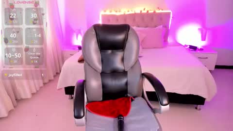 Snapshot of emily_warren__ chatting on 09-27-25, 08:14 emily_warren__ online show from 09-27-25, 08:14