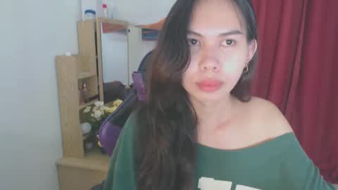 emily_xo143 online show from 03-05-26, 06:31