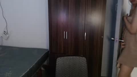 emily_xo143 online show from 04-02-26, 01:09