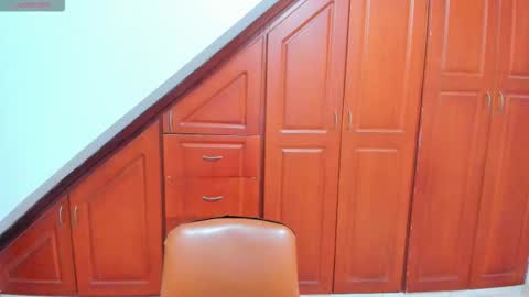 Snapshot of emily_zc1 chatting on 10-20-25, 07:58 EMILY  online show from 10-20-25, 07:58