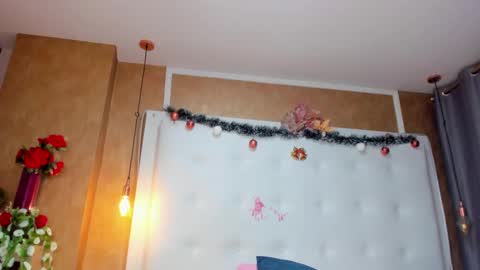 emilyadams0 online show from 12-11-24, 10:27