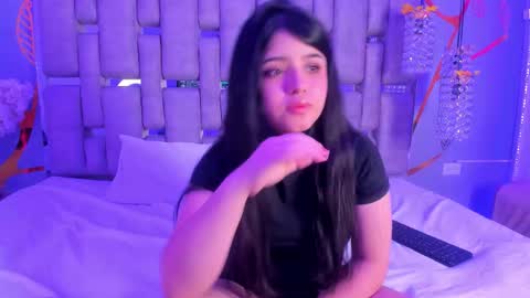 Snapshot of emilyandrew_ chatting on 12-03-25, 05:15 Amily Andrew online show from 12-03-25, 05:15