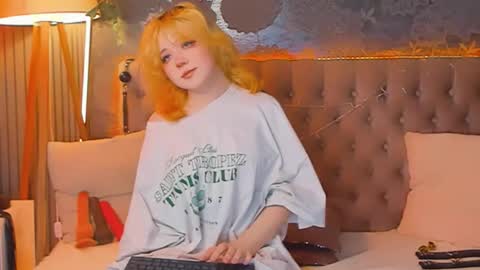 Baby Emelli online show from 04-27-26, 06:00