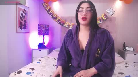 Snapshot of emilycley chatting on 10-23-25, 04:12 EMILY online show from 10-23-25, 04:12