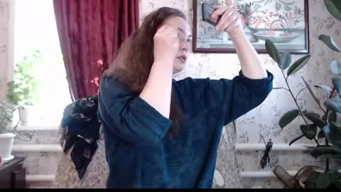 EmilyDoth online show from 04-21-26, 04:30