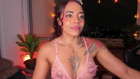 Snapshot of emilyfitness8 chatting on 12-15-24, 07:13 emily online show from 12-15-24, 07:13