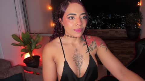 Snapshot of emilyfitness8 chatting on 12-29-24, 03:44 emily online show from 12-29-24, 03:44