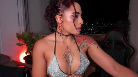 Snapshot of emilyfitness8 chatting on 02-01-25, 04:03 emily online show from 02-01-25, 04:03