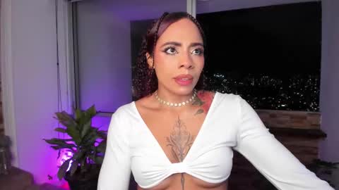 Snapshot of emilyfitness8 chatting on 10-26-25, 03:34 emily online show from 10-26-25, 03:34