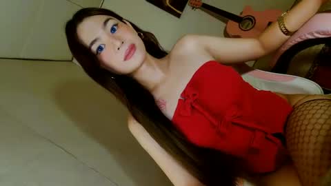 Snapshot of emilyfuckers chatting on 10-09-25, 08:34 ariane online show from 10-09-25, 08:34