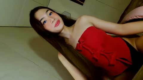 Snapshot of emilyfuckers chatting on 10-23-25, 11:42 ariane online show from 10-23-25, 11:42