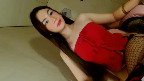 Snapshot of emilyfuckers chatting on 11-04-25, 08:24 ariane online show from 11-04-25, 08:24