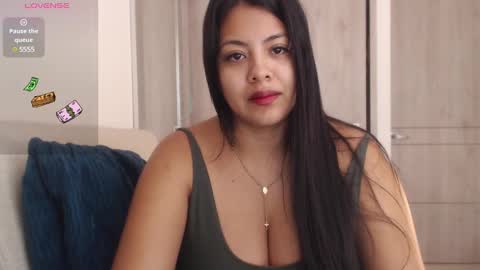 Snapshot of emilyguss chatting on 03-11-25, 01:45 Emily online show from 03-11-25, 01:45