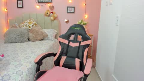 Emily online show from 11-15-25, 10:37