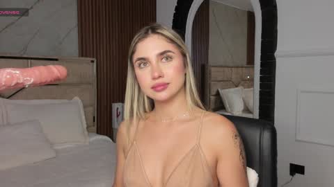 Emily Hendrix online show from 01-15-25, 10:57