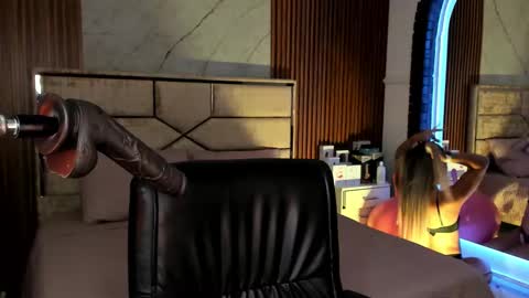 Emily Hendrix online show from 09-25-25, 07:50