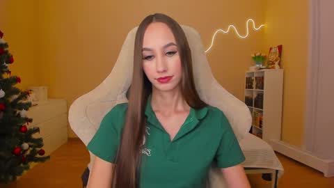 Snapshot of emilyhoston chatting on 01-22-25, 08:38 Alina online show from 01-22-25, 08:38